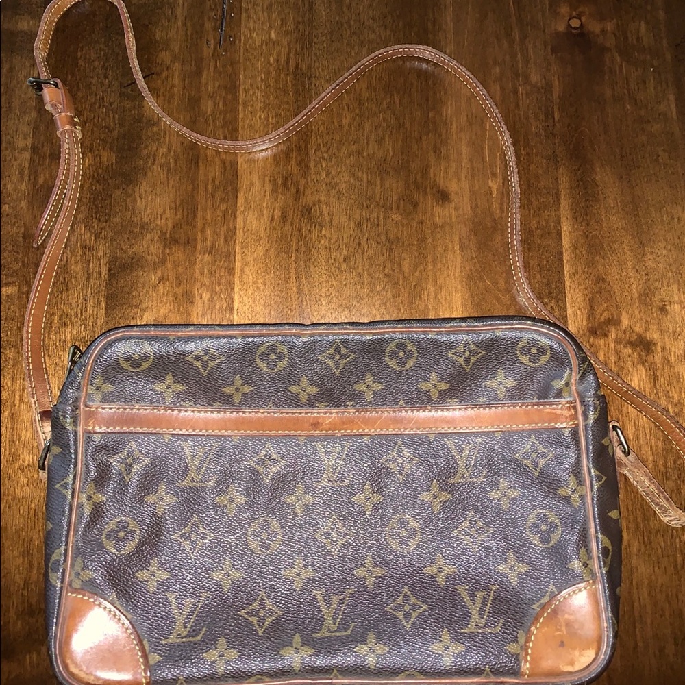 Authentic Vintage Louis Vuitton Trocadero